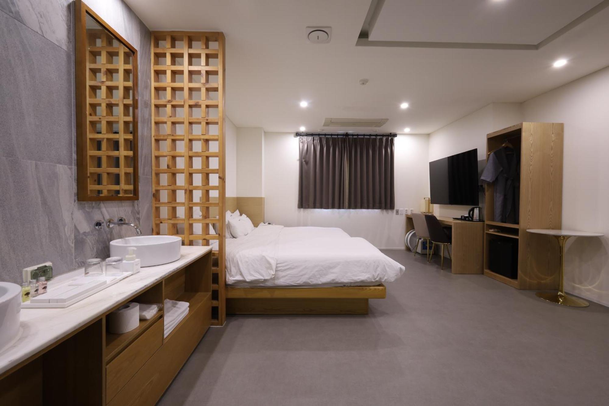 Trt Hotel Busan Esterno foto